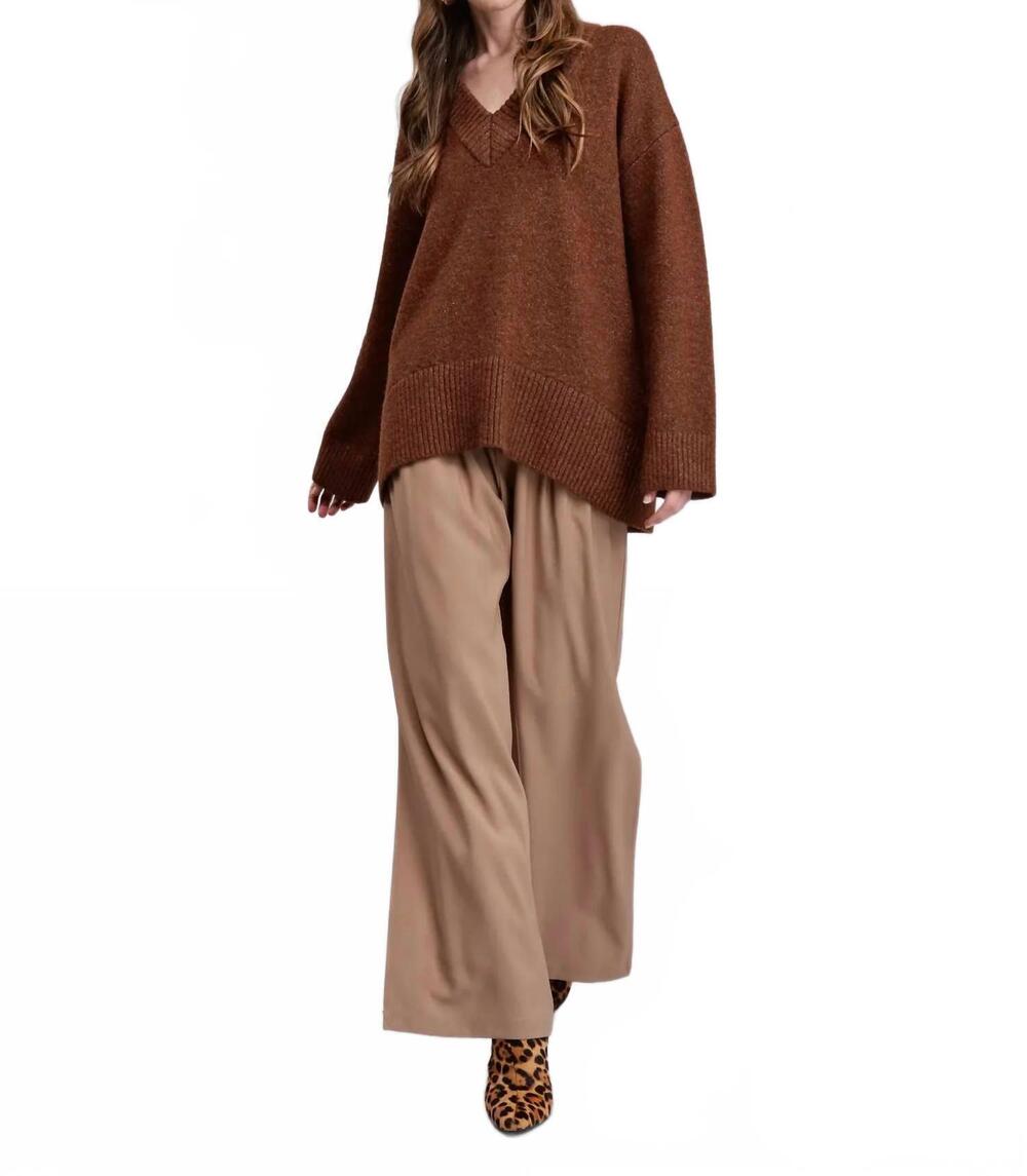 NEW FLAT WHITE mila v-neck sweater in brown